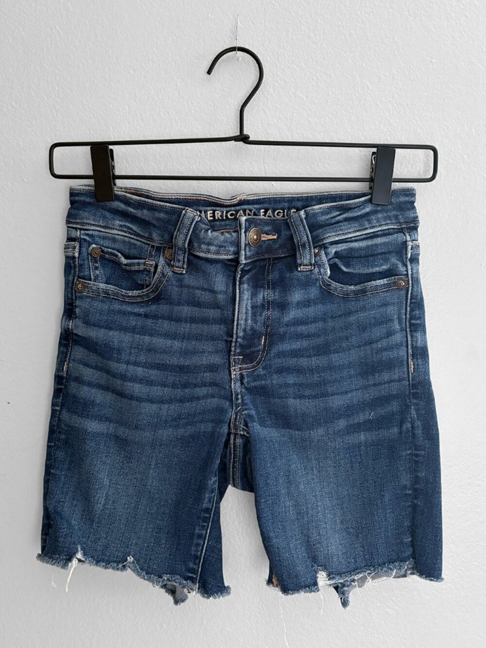 American Eagle Blue Denim Bermuda Shorts – Stretch Frayed Hem – Size 0